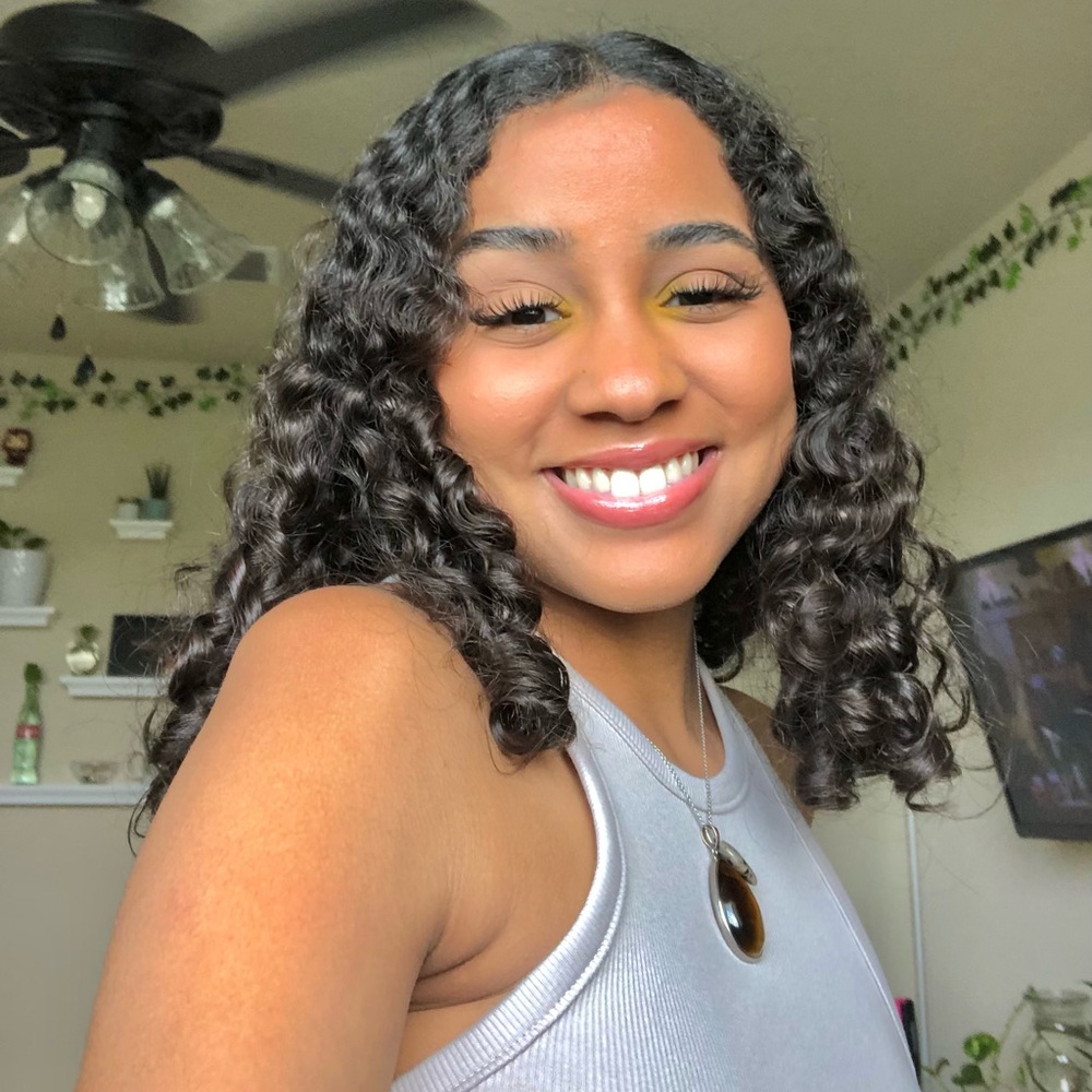 Meet your Posher, Kiana